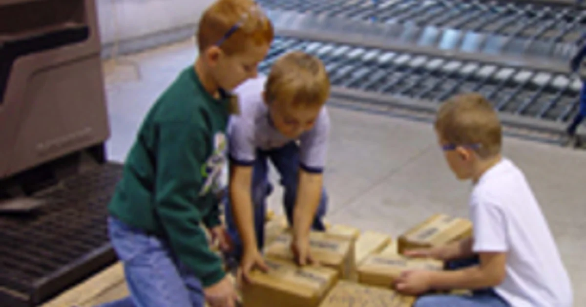 GOLDEN Invites Employees' Families to Facility for Kids Day