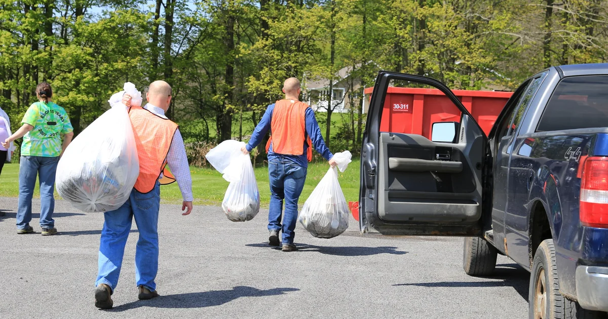 GOLDEN Employee Owners Clean Up Community for Earth Day